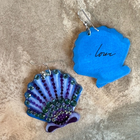 Hand painted scallop shell earrings crystals Sterling wires OOAK lightweight - Picture 5 of 7